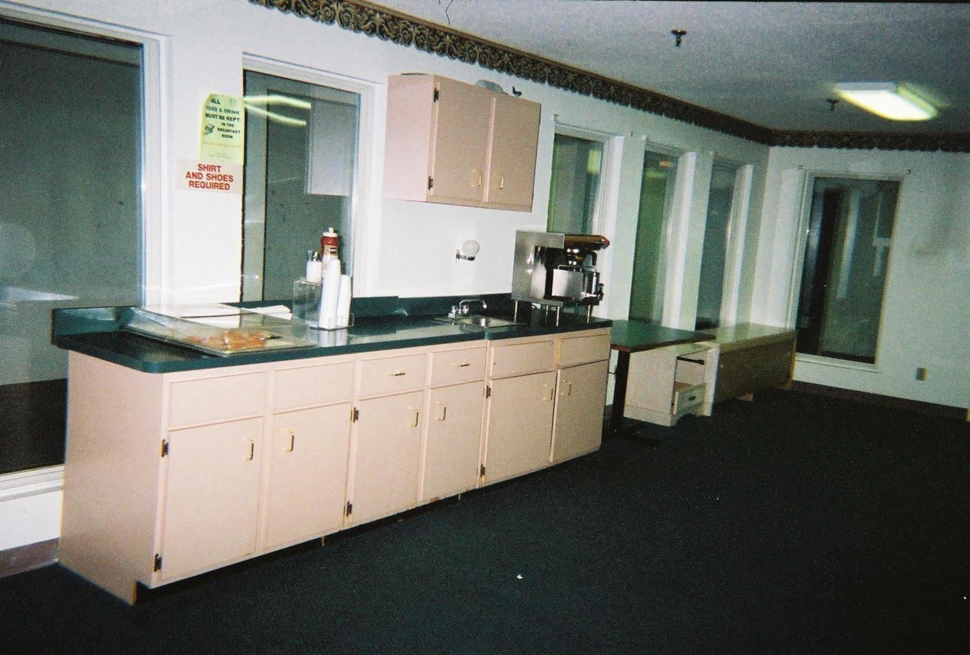 Budget Inn เวนท์ซวิลล์ ภายนอก รูปภาพ